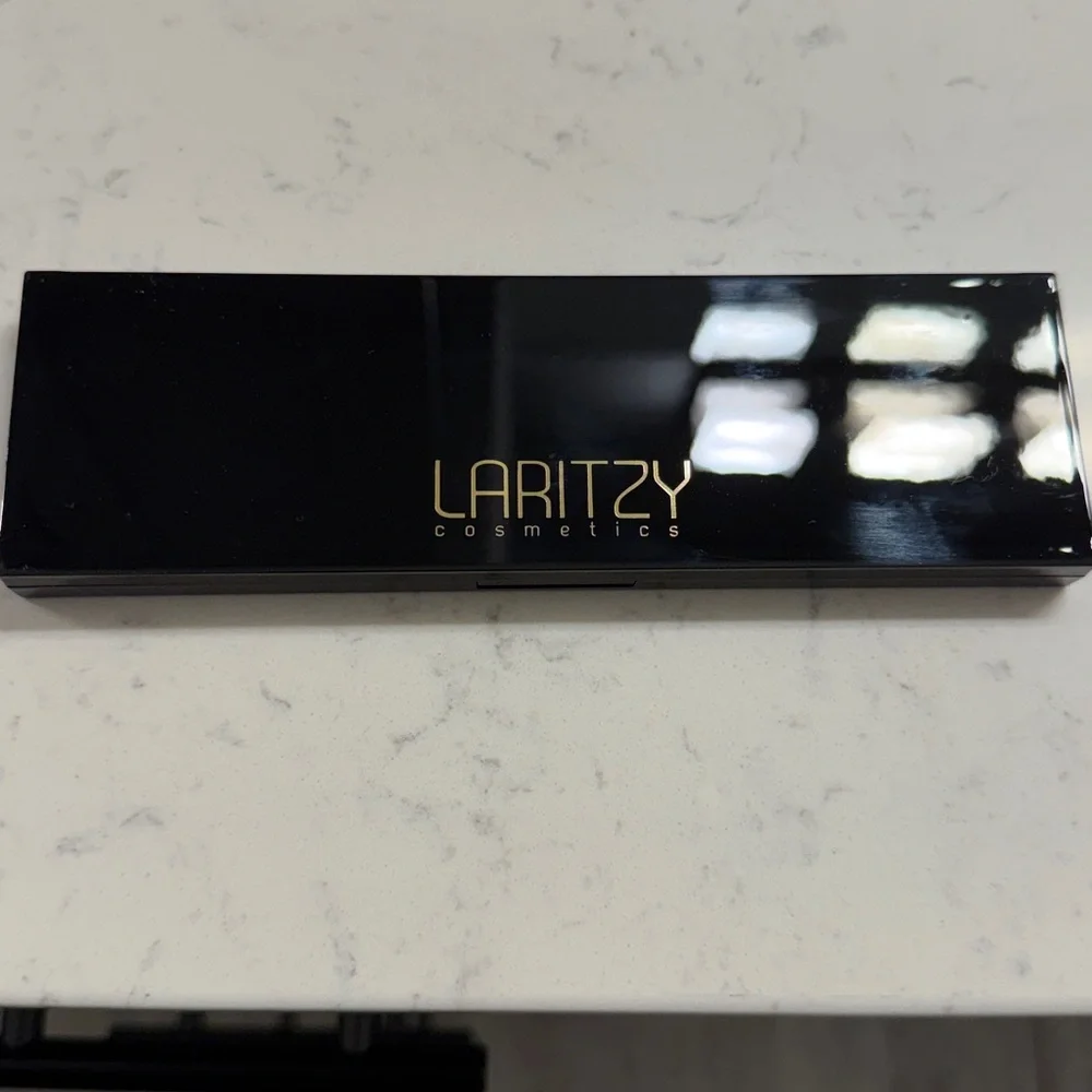 Laritzy Cosmetics Burnt Artistry Palette